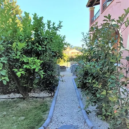 The Four Seasons House With Pool Mantouki