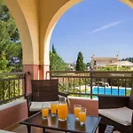 The Four Seasons House With Pool *