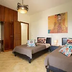 Villa The Four Seasons House With Pool *