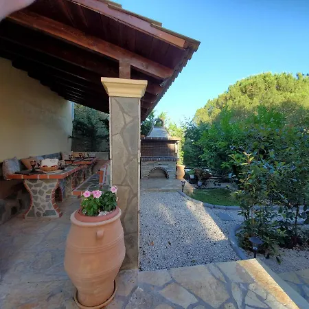 The Four Seasons House With Pool *