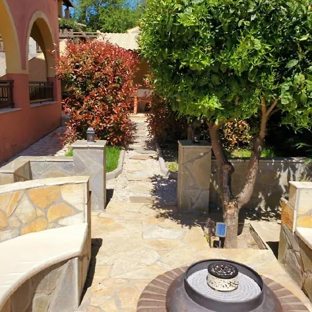 The Four Seasons House With Pool Villa Mantouki