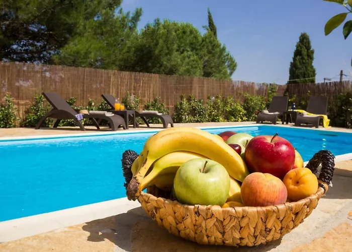 Villa The Four Seasons House With Pool