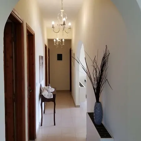 The Four Seasons House With Pool فيلة