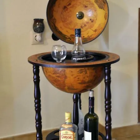 The Four Seasons House With Pool Mantouki